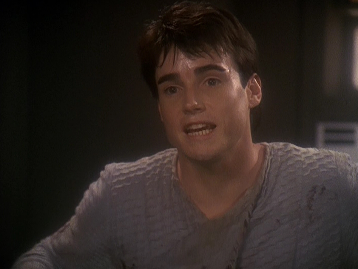 extant_StarTrek_DS9_5x04-NorTheBattleToTheStrong_01710.jpg