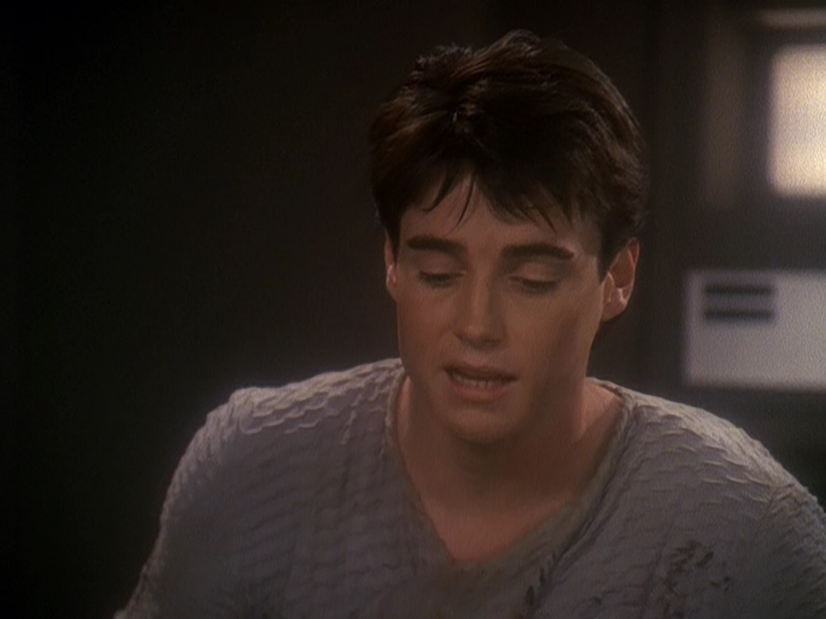 extant_StarTrek_DS9_5x04-NorTheBattleToTheStrong_01723.jpg