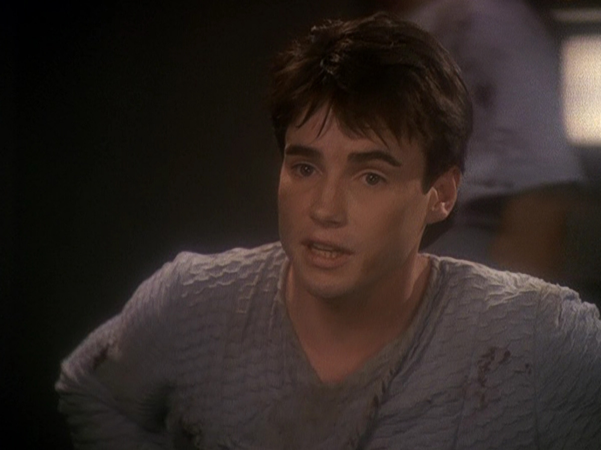 extant_StarTrek_DS9_5x04-NorTheBattleToTheStrong_01726.jpg
