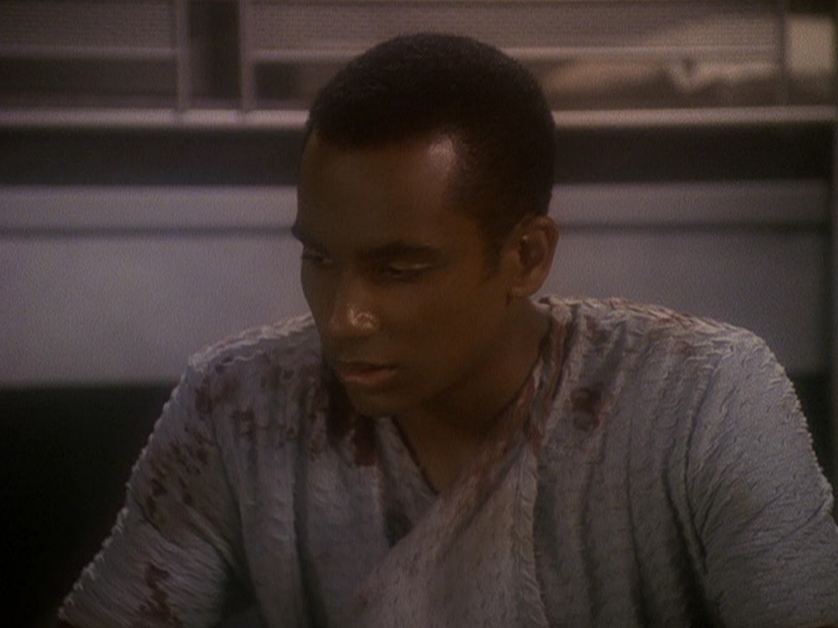 extant_StarTrek_DS9_5x04-NorTheBattleToTheStrong_01738.jpg
