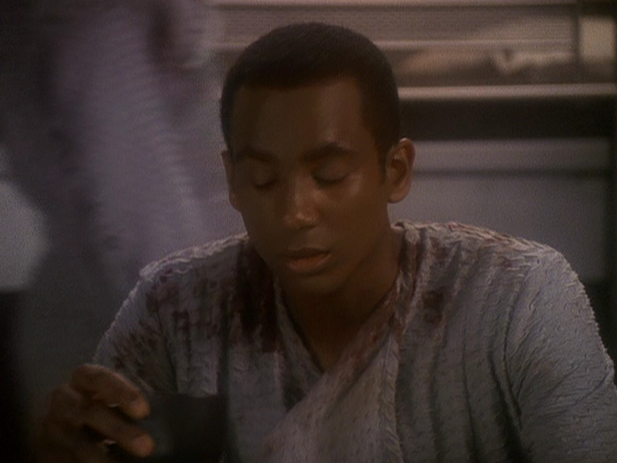 extant_StarTrek_DS9_5x04-NorTheBattleToTheStrong_01741.jpg