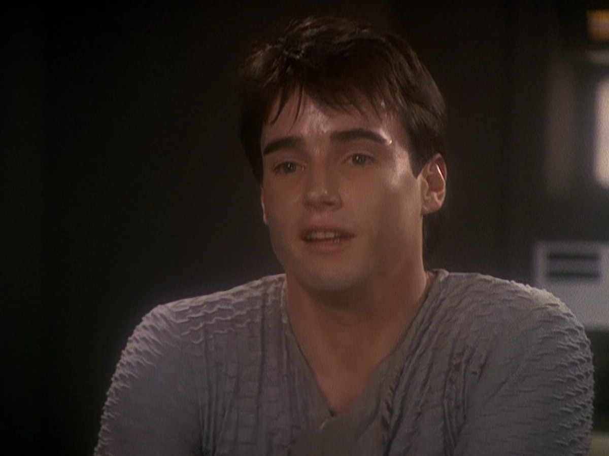 extant_StarTrek_DS9_5x04-NorTheBattleToTheStrong_01748.jpg