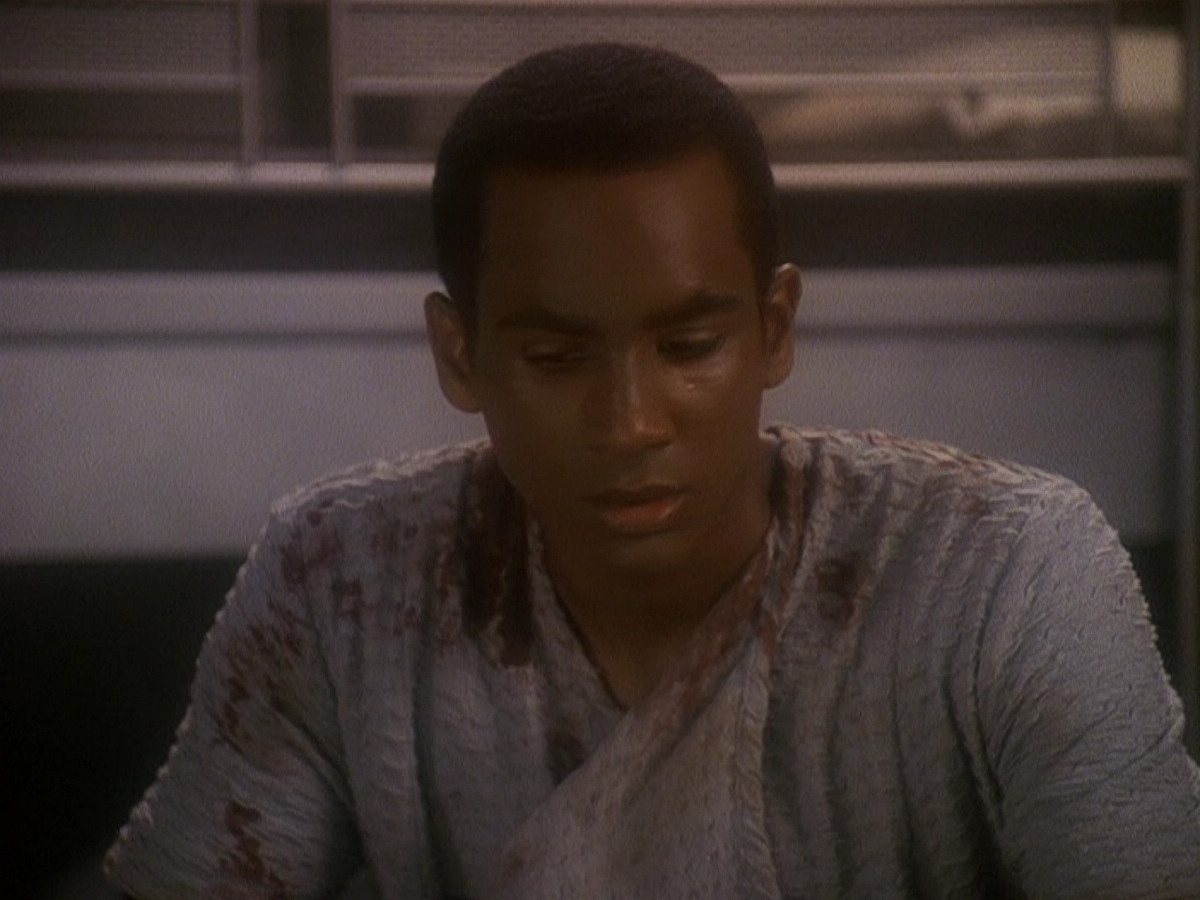 extant_StarTrek_DS9_5x04-NorTheBattleToTheStrong_01753.jpg