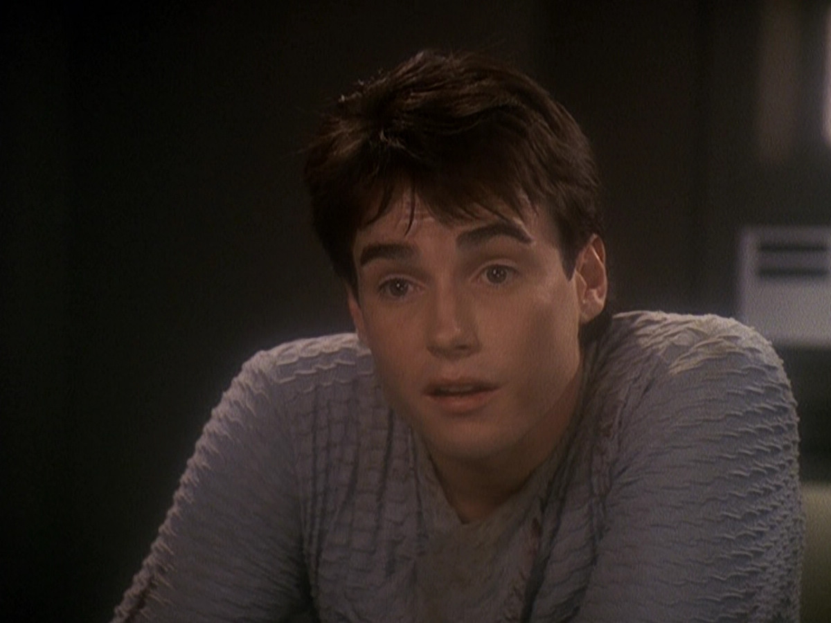 extant_StarTrek_DS9_5x04-NorTheBattleToTheStrong_01771.jpg
