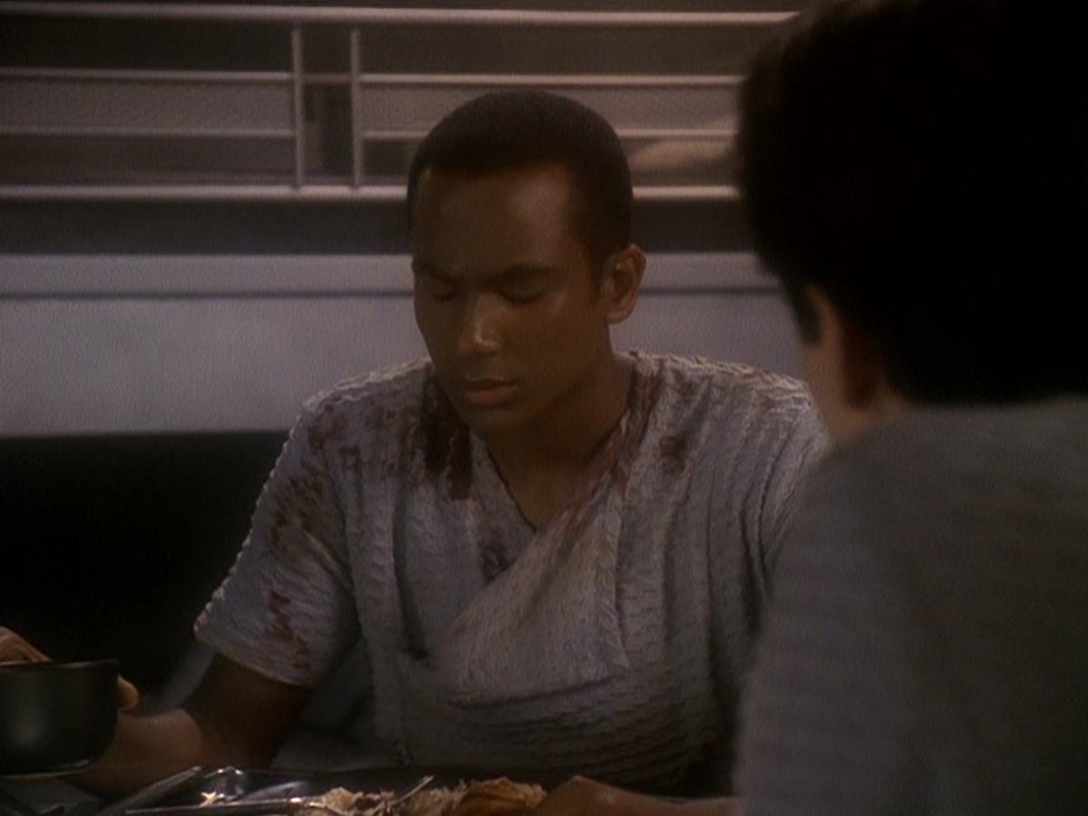 extant_StarTrek_DS9_5x04-NorTheBattleToTheStrong_01774.jpg