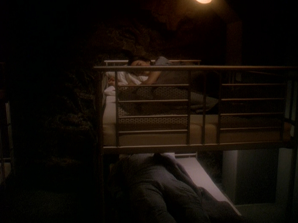 extant_StarTrek_DS9_5x04-NorTheBattleToTheStrong_01797.jpg