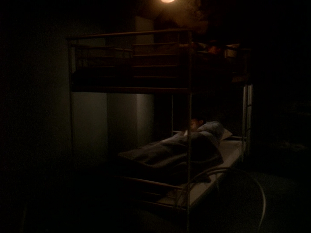 extant_StarTrek_DS9_5x04-NorTheBattleToTheStrong_01807.jpg