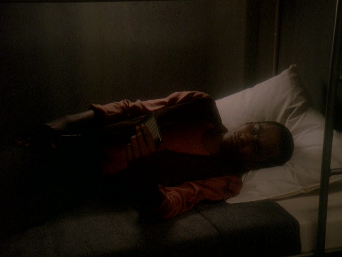 extant_StarTrek_DS9_5x04-NorTheBattleToTheStrong_01832.jpg