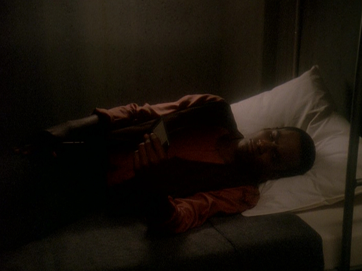 extant_StarTrek_DS9_5x04-NorTheBattleToTheStrong_01833.jpg