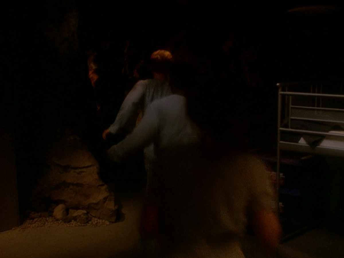 extant_StarTrek_DS9_5x04-NorTheBattleToTheStrong_01846.jpg