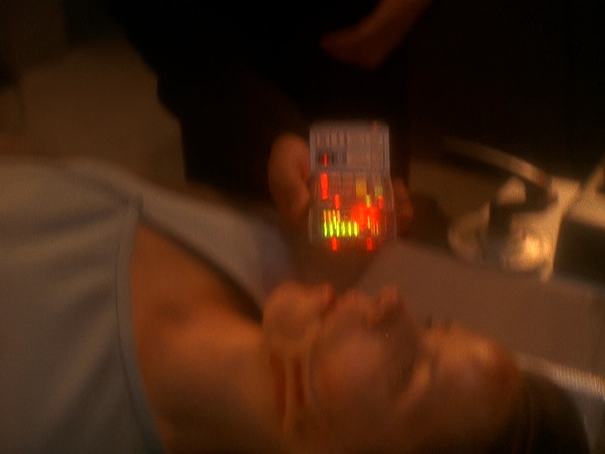 extant_StarTrek_DS9_5x04-NorTheBattleToTheStrong_01849.jpg