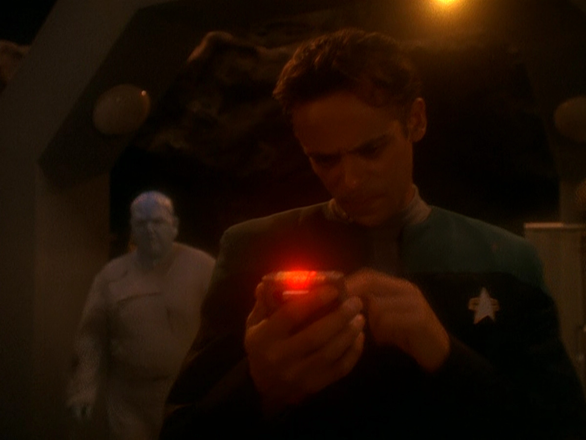 extant_StarTrek_DS9_5x04-NorTheBattleToTheStrong_01851.jpg