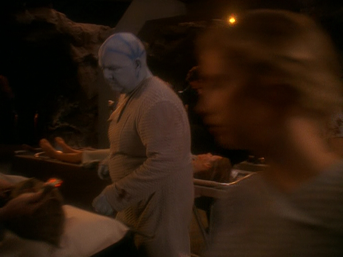 extant_StarTrek_DS9_5x04-NorTheBattleToTheStrong_01856.jpg