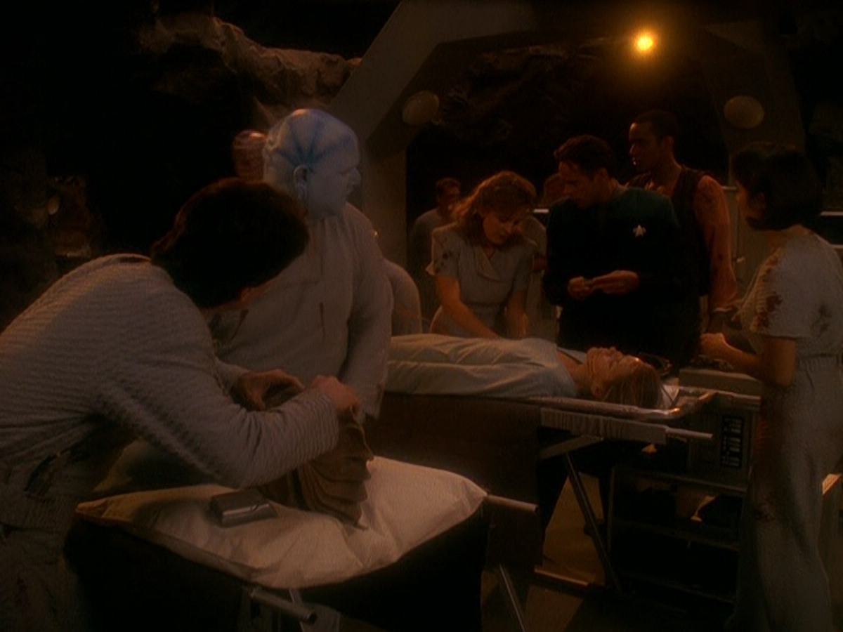 extant_StarTrek_DS9_5x04-NorTheBattleToTheStrong_01862.jpg
