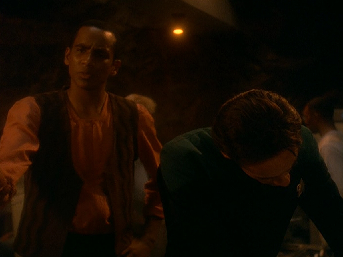 extant_StarTrek_DS9_5x04-NorTheBattleToTheStrong_01866.jpg