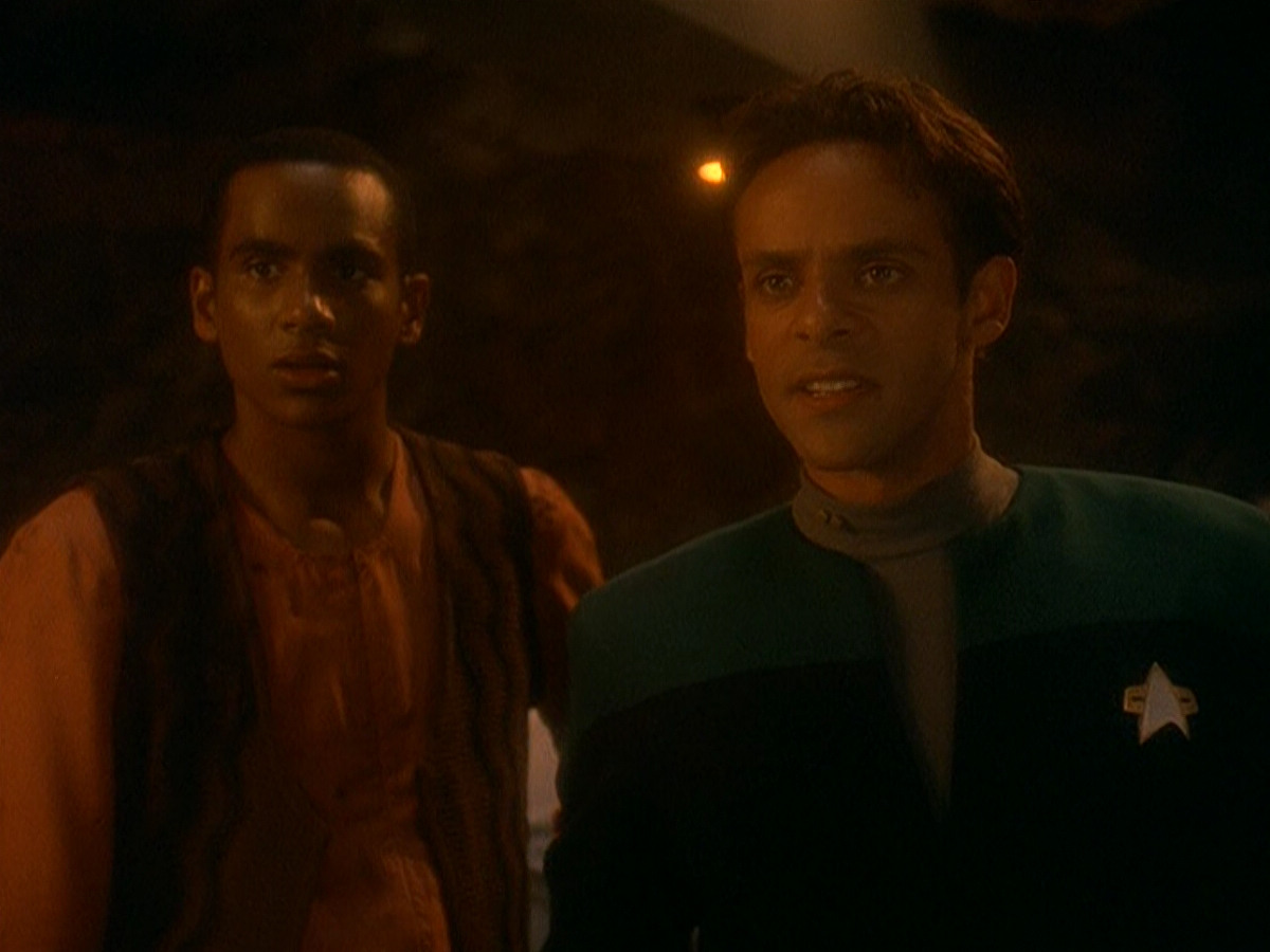 extant_StarTrek_DS9_5x04-NorTheBattleToTheStrong_01880.jpg