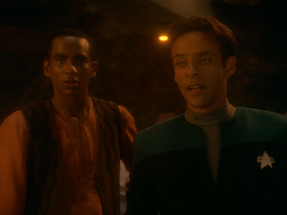extant_StarTrek_DS9_5x04-NorTheBattleToTheStrong_01881.jpg