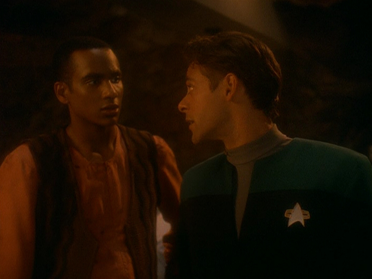 extant_StarTrek_DS9_5x04-NorTheBattleToTheStrong_01882.jpg