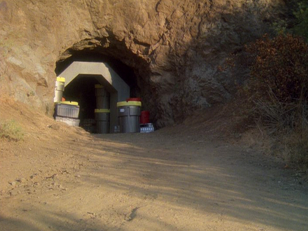 extant_StarTrek_DS9_5x04-NorTheBattleToTheStrong_01899.jpg