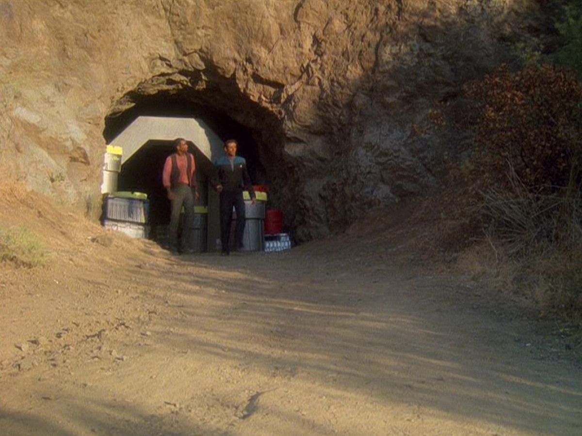 extant_StarTrek_DS9_5x04-NorTheBattleToTheStrong_01907.jpg