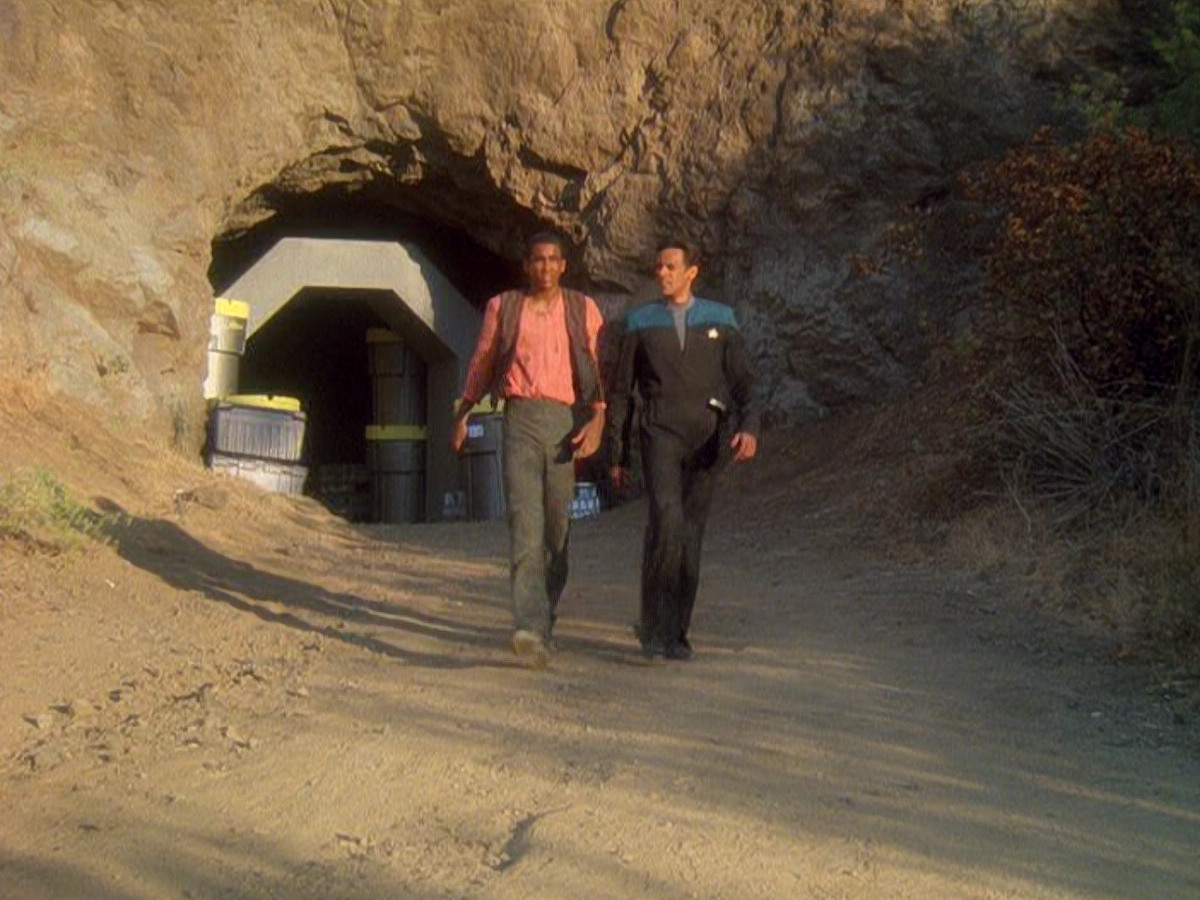 extant_StarTrek_DS9_5x04-NorTheBattleToTheStrong_01915.jpg