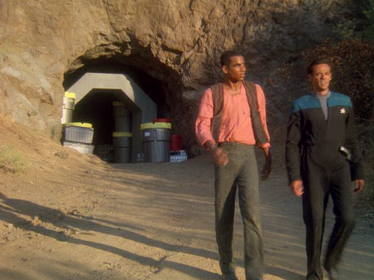 extant_StarTrek_DS9_5x04-NorTheBattleToTheStrong_01919.jpg