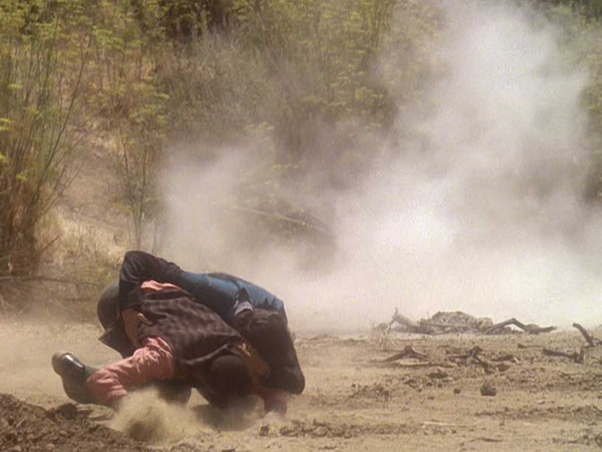 extant_StarTrek_DS9_5x04-NorTheBattleToTheStrong_01934.jpg