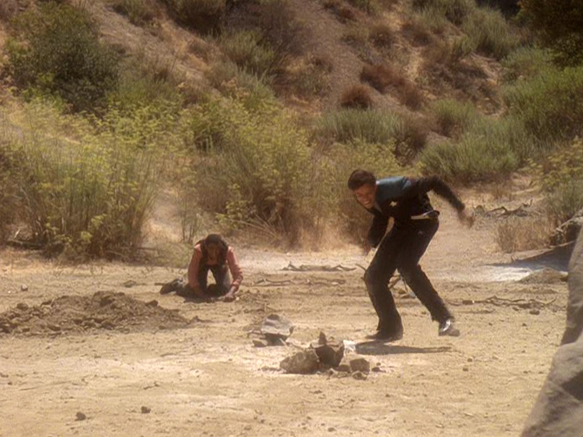 extant_StarTrek_DS9_5x04-NorTheBattleToTheStrong_01943.jpg
