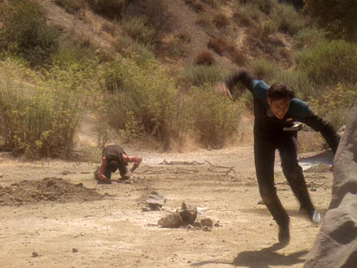 extant_StarTrek_DS9_5x04-NorTheBattleToTheStrong_01944.jpg