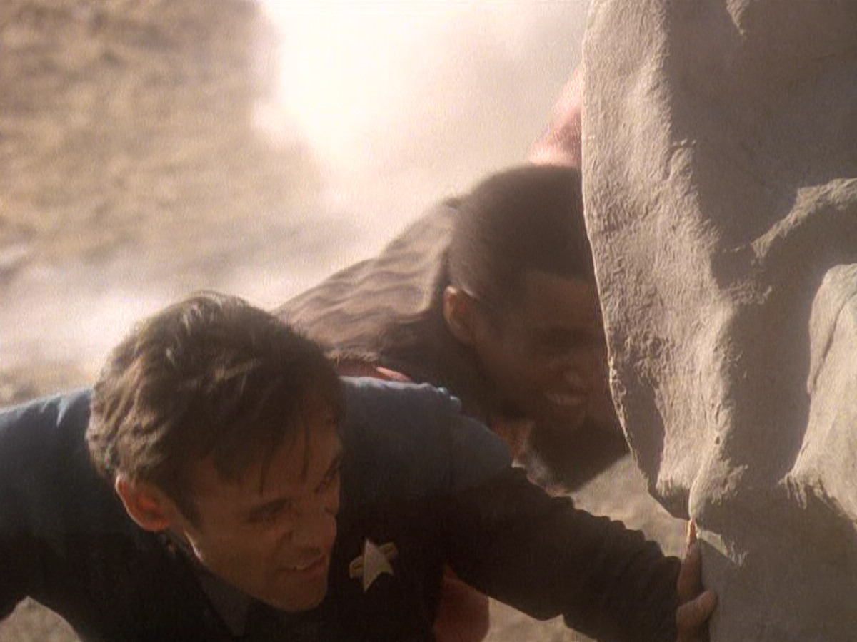 extant_StarTrek_DS9_5x04-NorTheBattleToTheStrong_01951.jpg