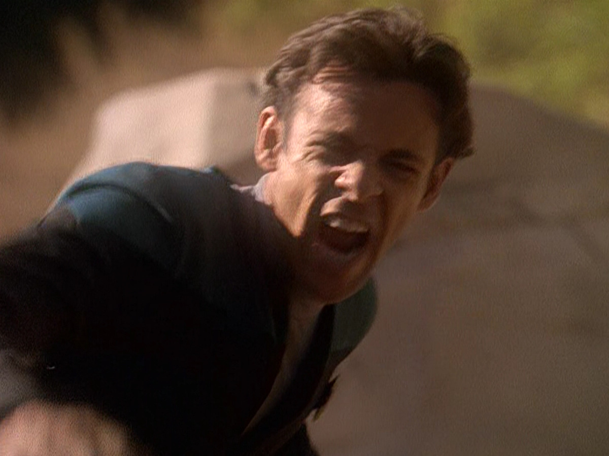 extant_StarTrek_DS9_5x04-NorTheBattleToTheStrong_01970.jpg