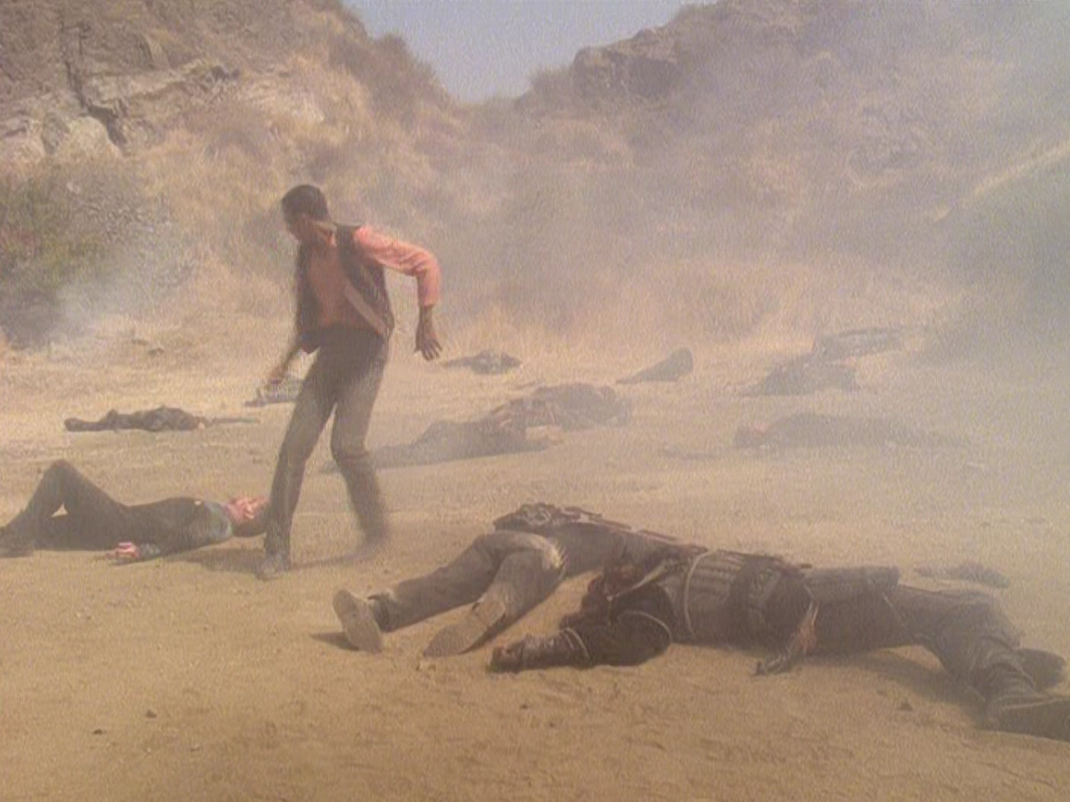 extant_StarTrek_DS9_5x04-NorTheBattleToTheStrong_02047.jpg