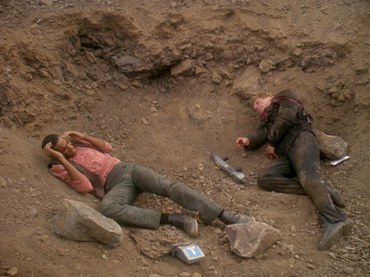 extant_StarTrek_DS9_5x04-NorTheBattleToTheStrong_02092.jpg