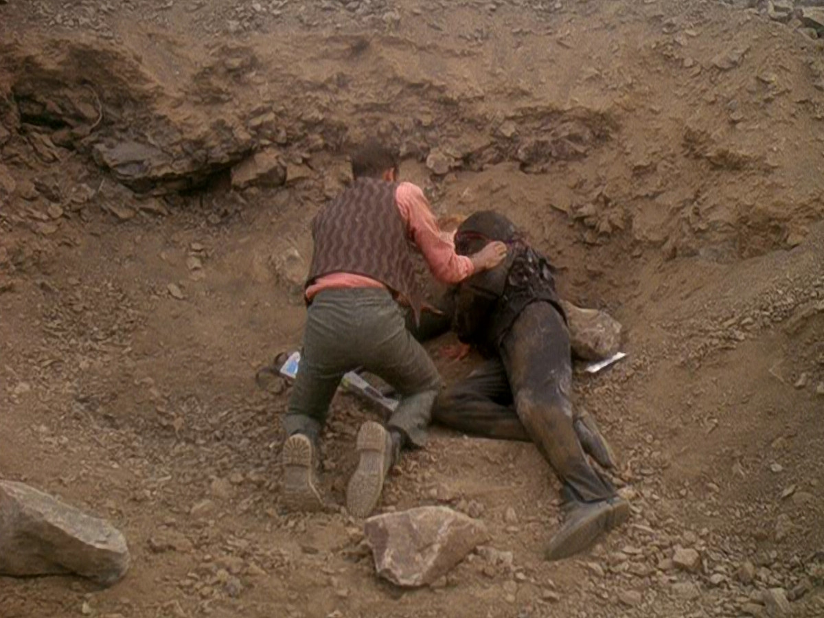 extant_StarTrek_DS9_5x04-NorTheBattleToTheStrong_02105.jpg