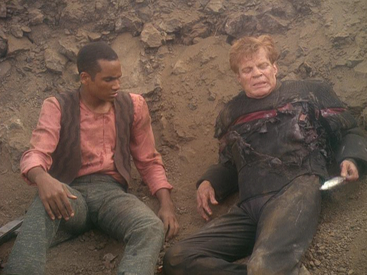 extant_StarTrek_DS9_5x04-NorTheBattleToTheStrong_02187.jpg