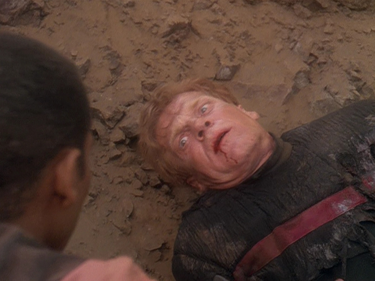 extant_StarTrek_DS9_5x04-NorTheBattleToTheStrong_02388.jpg