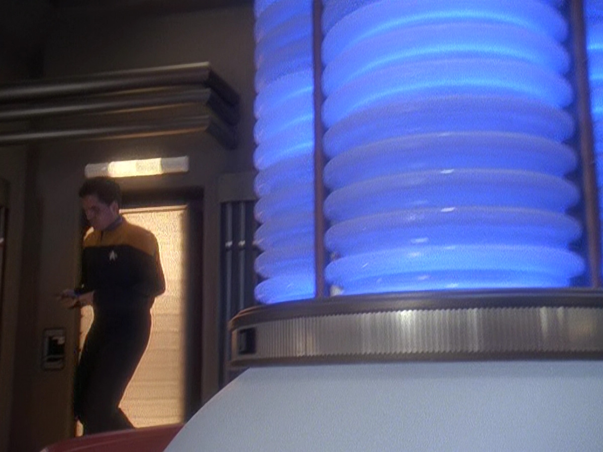 extant_StarTrek_DS9_5x04-NorTheBattleToTheStrong_02425.jpg