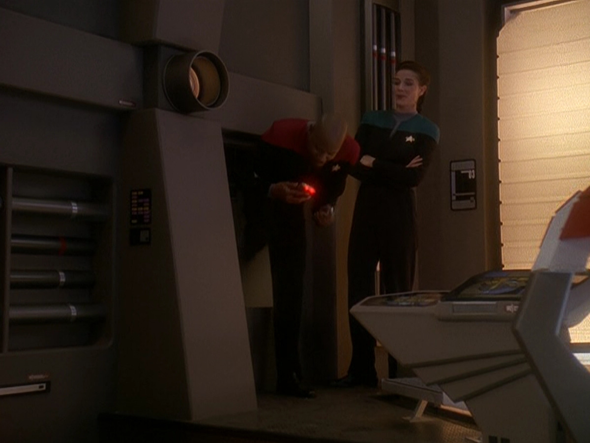 extant_StarTrek_DS9_5x04-NorTheBattleToTheStrong_02439.jpg