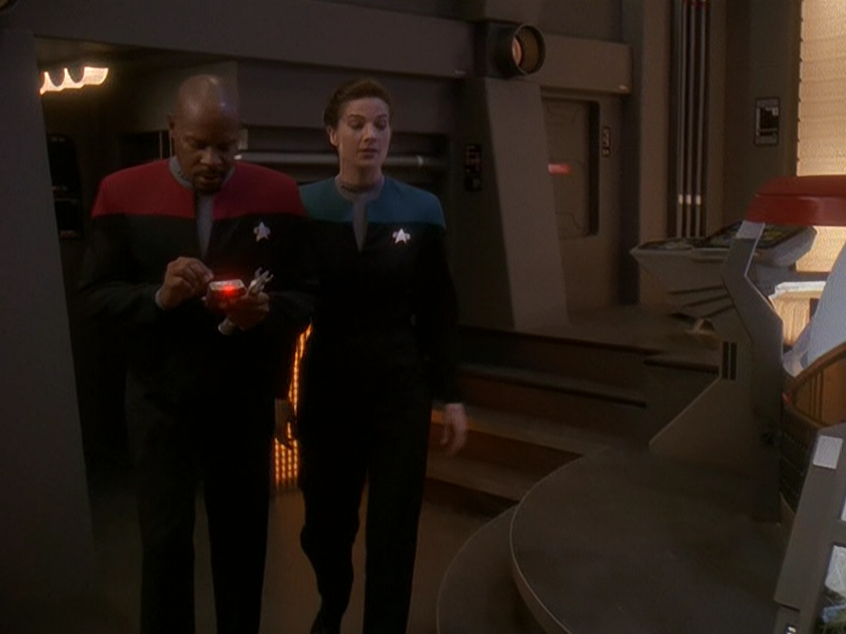 extant_StarTrek_DS9_5x04-NorTheBattleToTheStrong_02449.jpg