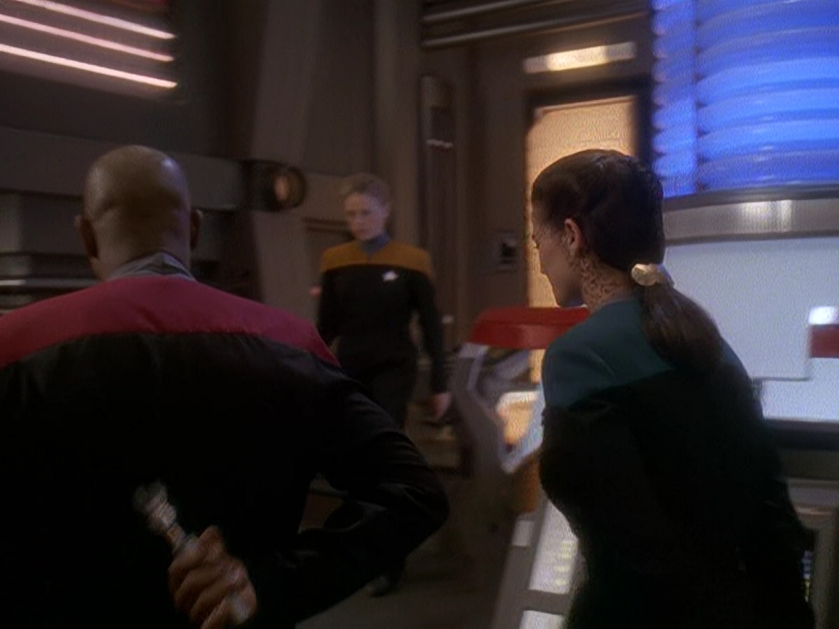 extant_StarTrek_DS9_5x04-NorTheBattleToTheStrong_02669.jpg