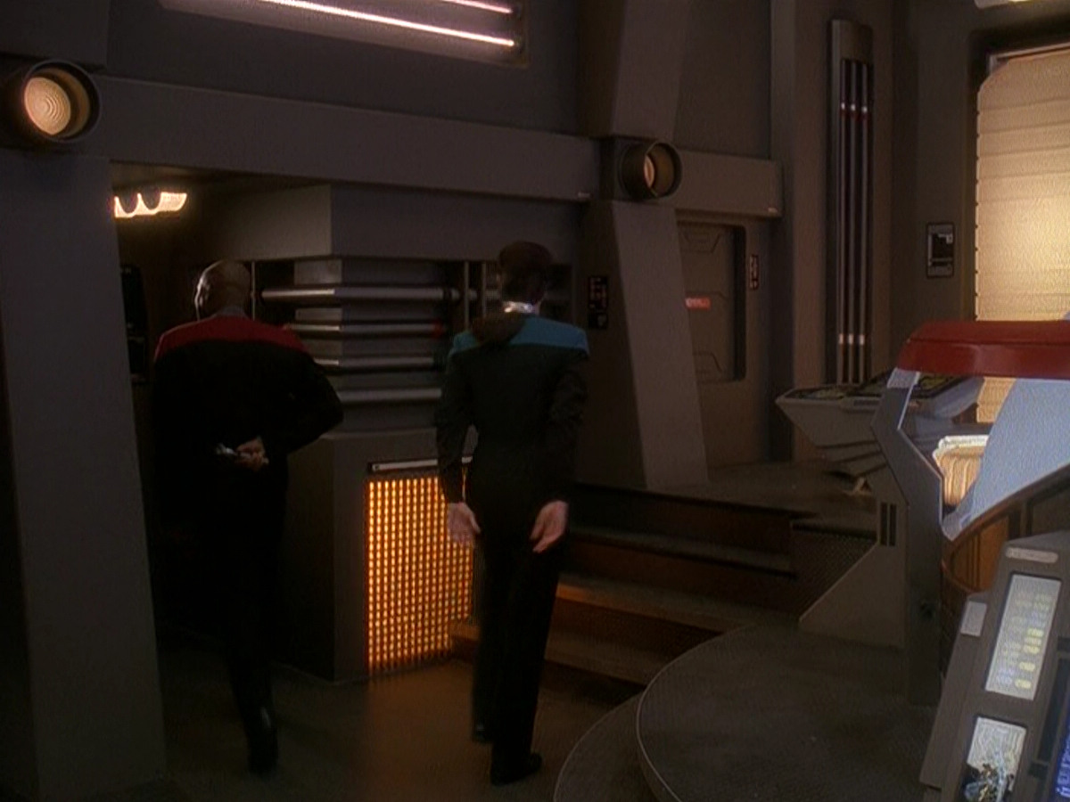 extant_StarTrek_DS9_5x04-NorTheBattleToTheStrong_02675.jpg
