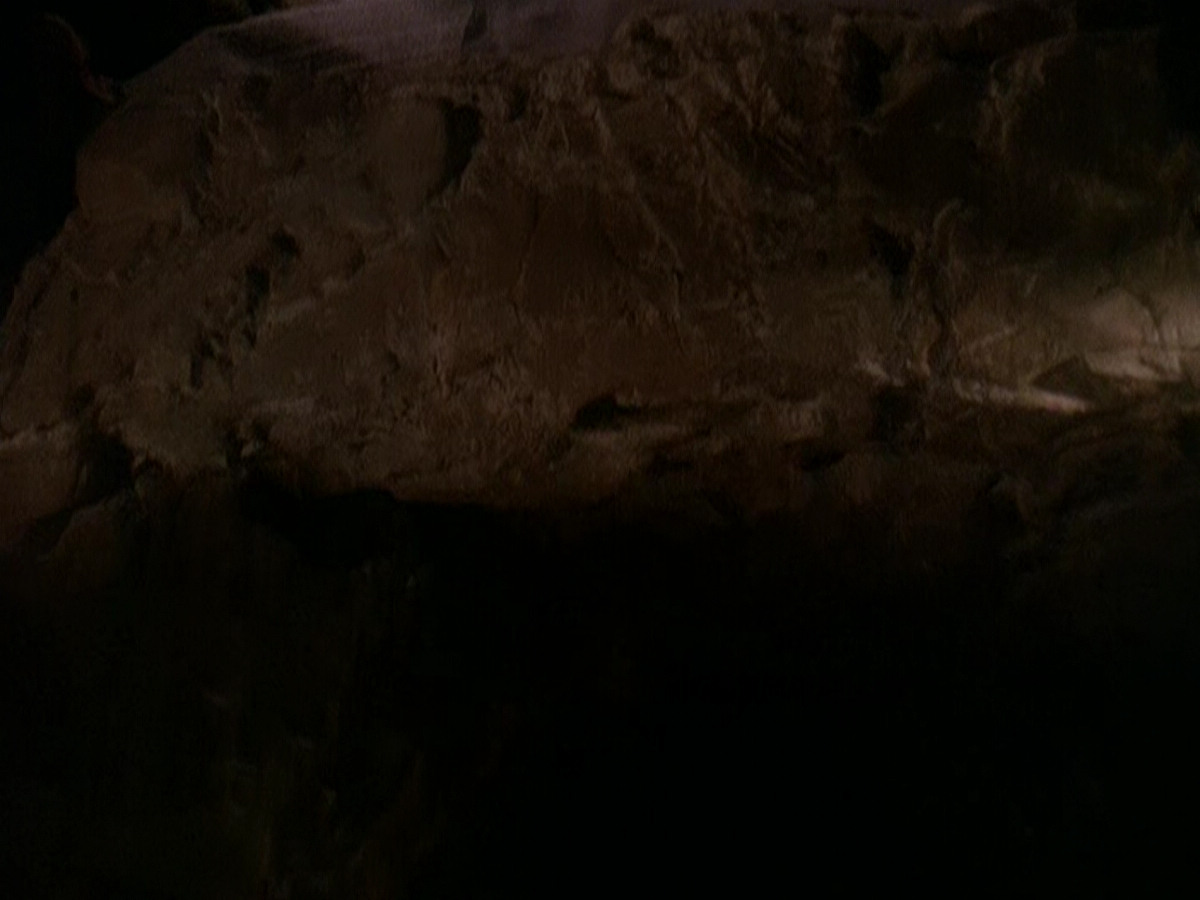 extant_StarTrek_DS9_5x04-NorTheBattleToTheStrong_02686.jpg