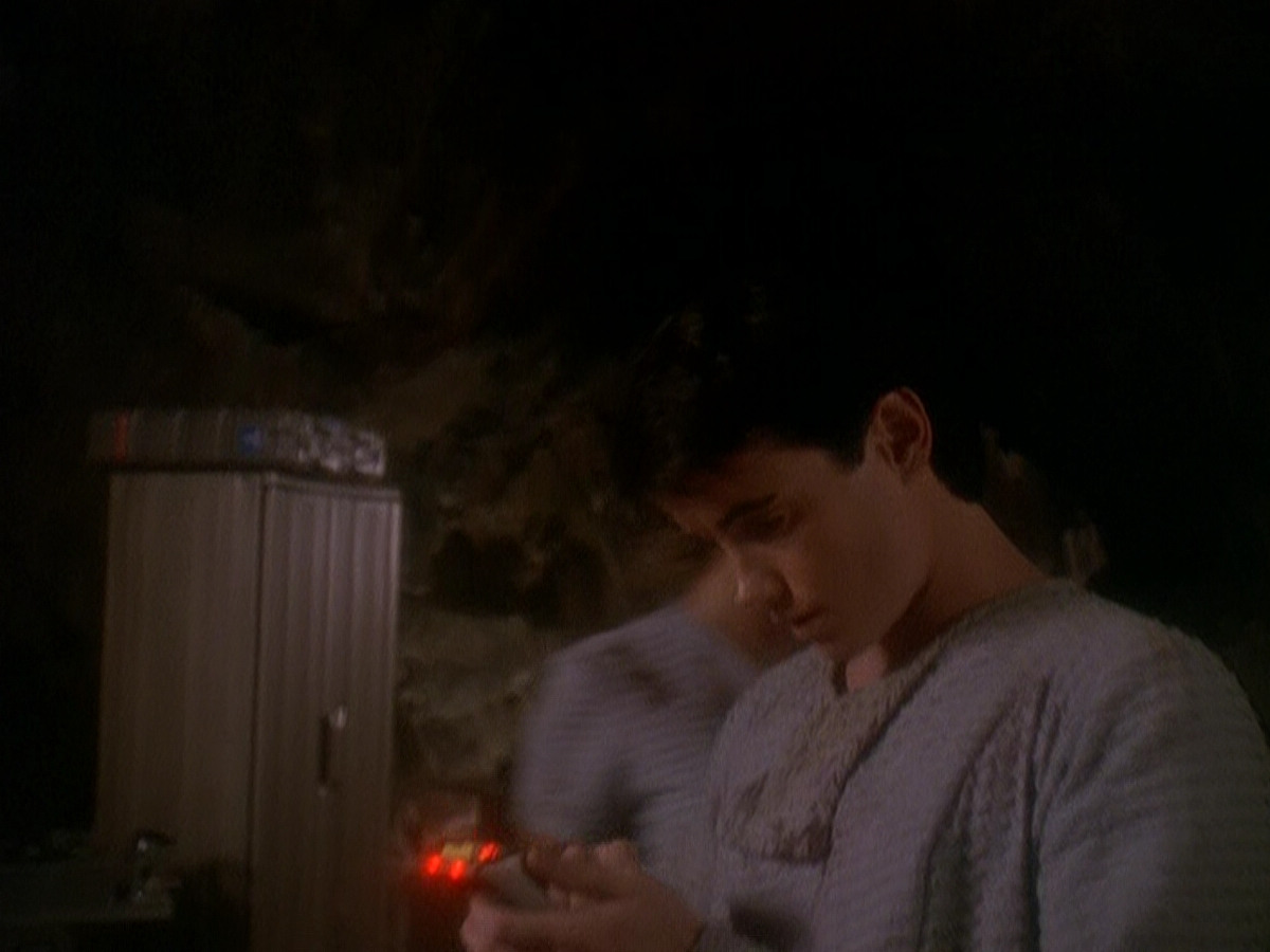 extant_StarTrek_DS9_5x04-NorTheBattleToTheStrong_02689.jpg