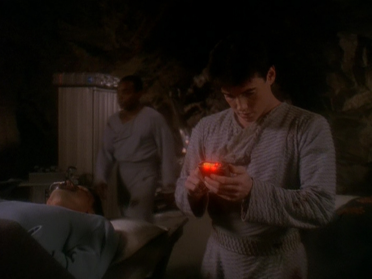 extant_StarTrek_DS9_5x04-NorTheBattleToTheStrong_02691.jpg
