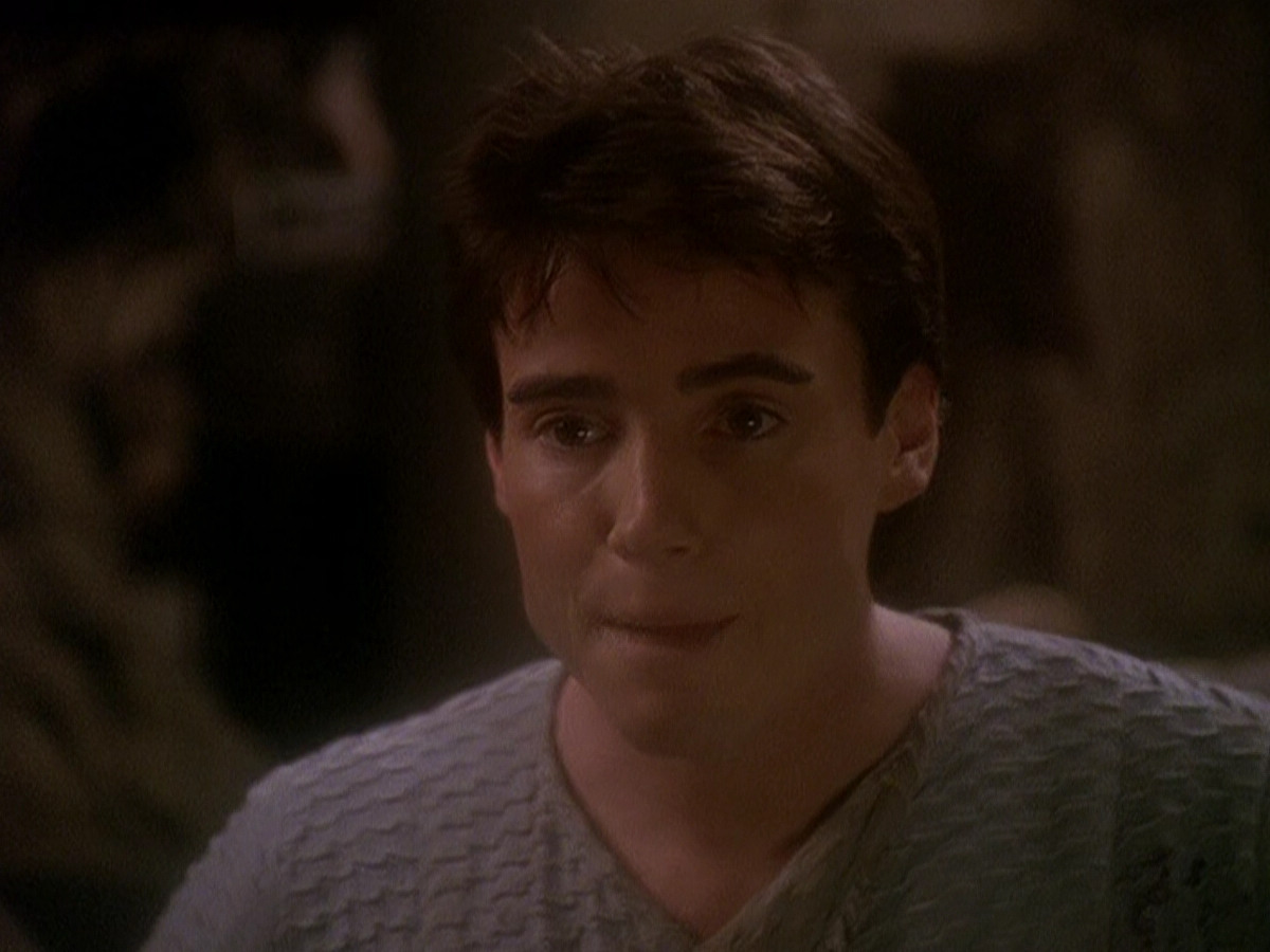 extant_StarTrek_DS9_5x04-NorTheBattleToTheStrong_02711.jpg
