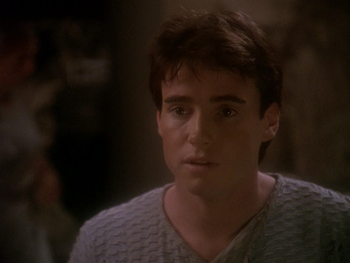 extant_StarTrek_DS9_5x04-NorTheBattleToTheStrong_02724.jpg