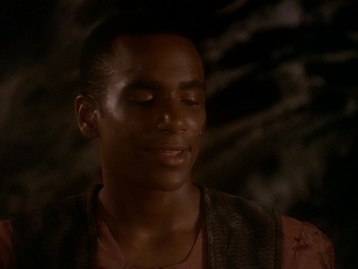 extant_StarTrek_DS9_5x04-NorTheBattleToTheStrong_02729.jpg