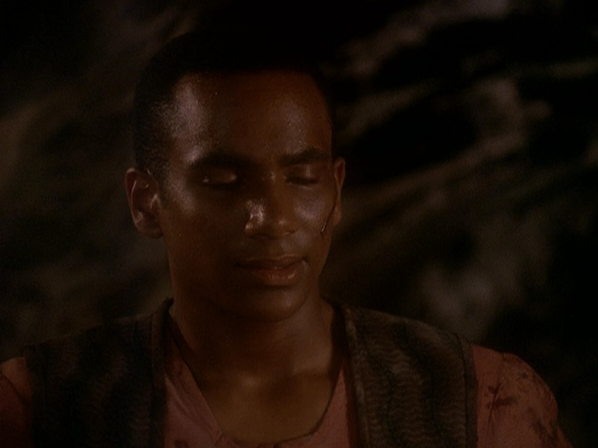 extant_StarTrek_DS9_5x04-NorTheBattleToTheStrong_02735.jpg