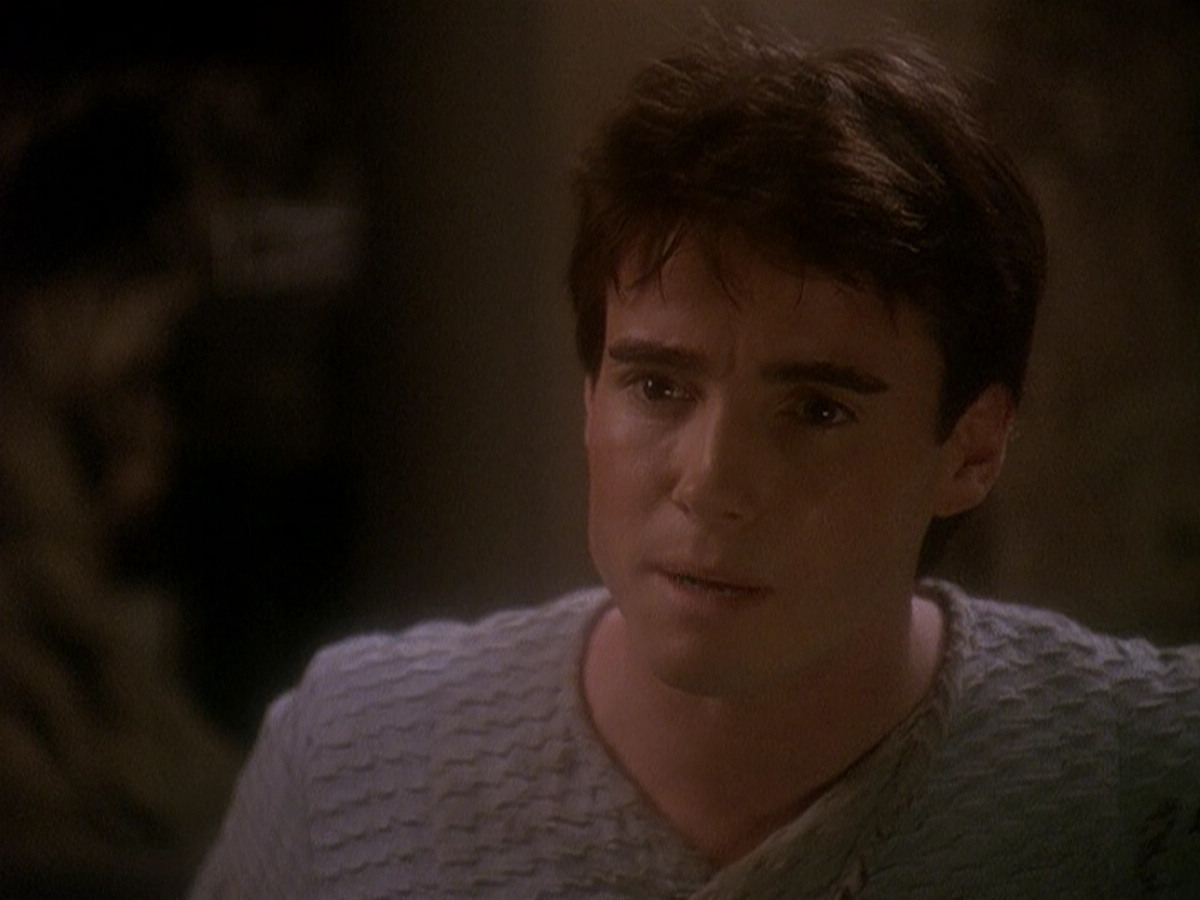 extant_StarTrek_DS9_5x04-NorTheBattleToTheStrong_02739.jpg