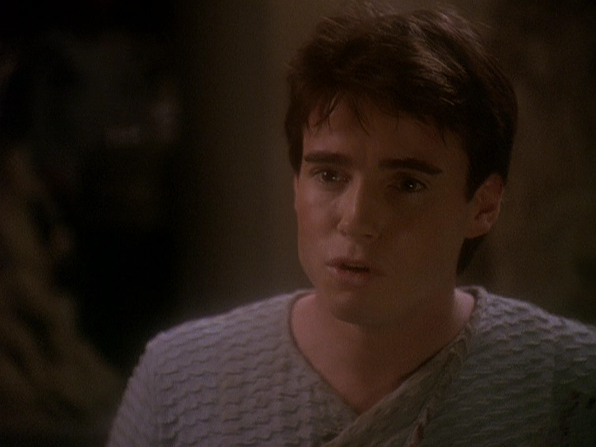 extant_StarTrek_DS9_5x04-NorTheBattleToTheStrong_02742.jpg